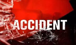 தூத்துக்குடி–மதுரை நான்கு வழிச்சாலையில்  மோட்டார் சைக்கிள் மீது லாரி மோதி விபத்து : அரசு ஊழியர் பலி :